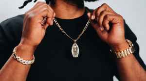 Top Jewellery For Men With Bold Chains, Sleek Bracelets And Sharp Everyday Style