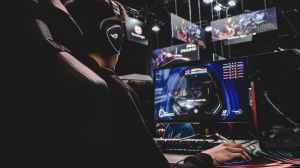 5 Advanced Samsung Gaming Monitors for Competitive Players With High Refresh Rates 
                                                                                    