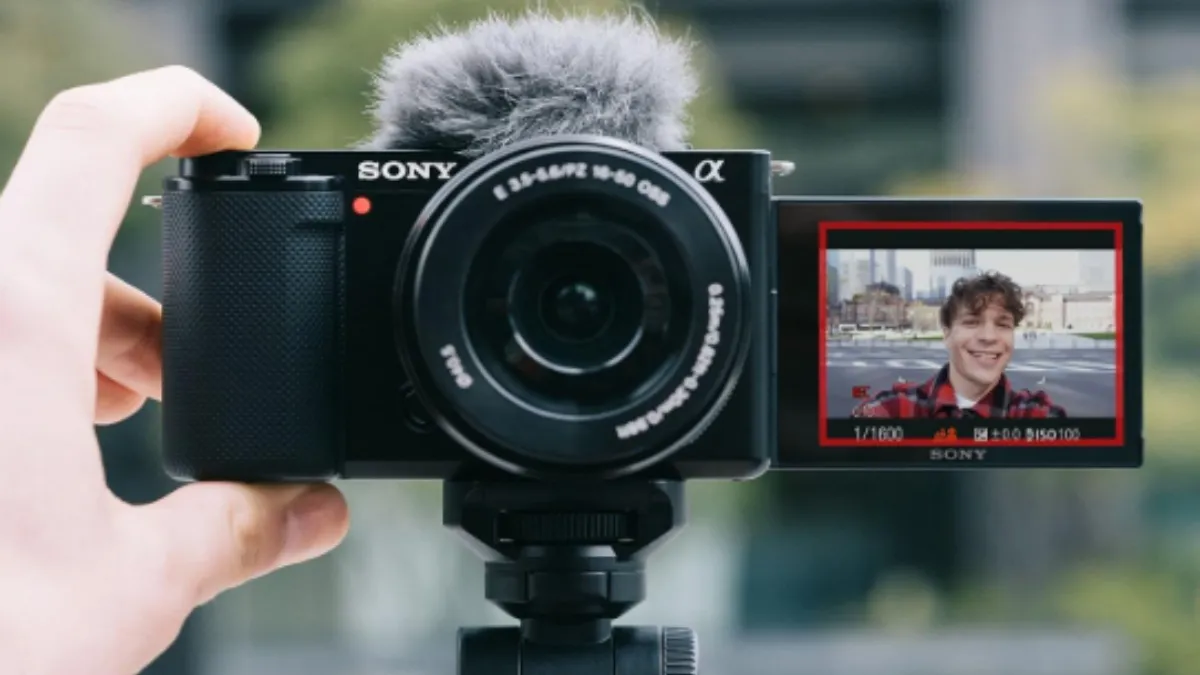 Mirrorless Vlog Cameras