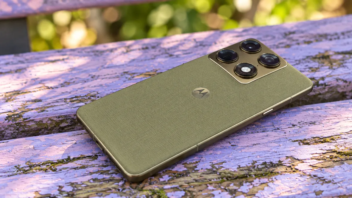 Motorola Signature 27 Set For Launch