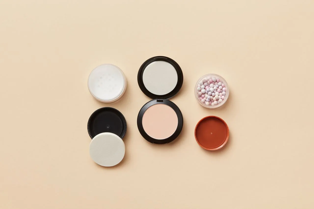 Ultra Moisturizing Compact Powders For Dry & Dehydrated Complexions