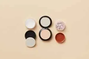 Ultra Moisturizing Compact Powders For Dry & Dehydrated Complexions
                                                                                                                              