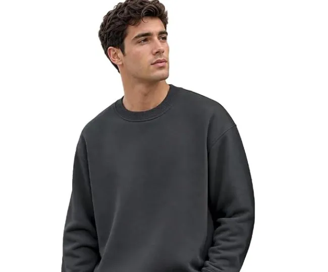 Upgrade your casual wardrobe with these rugged and comfy men's sweatshirts under 999